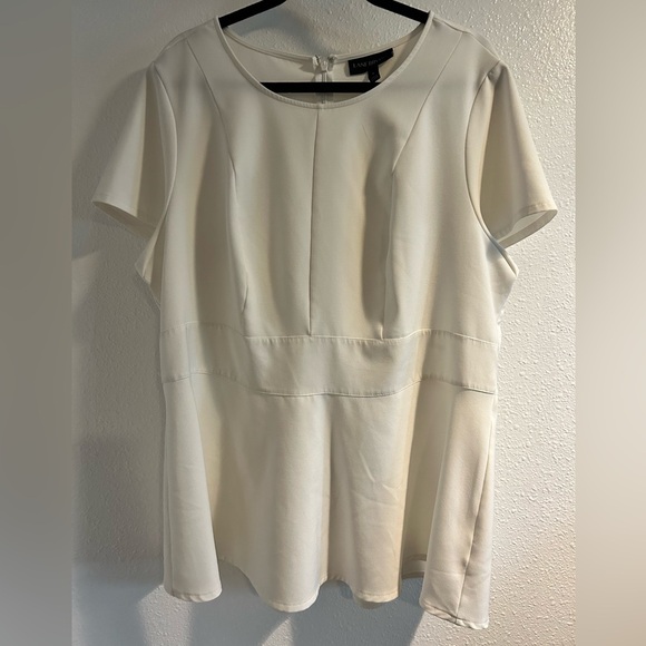 Lane Bryant White Blouse Size 18 - Picture 1 of 4